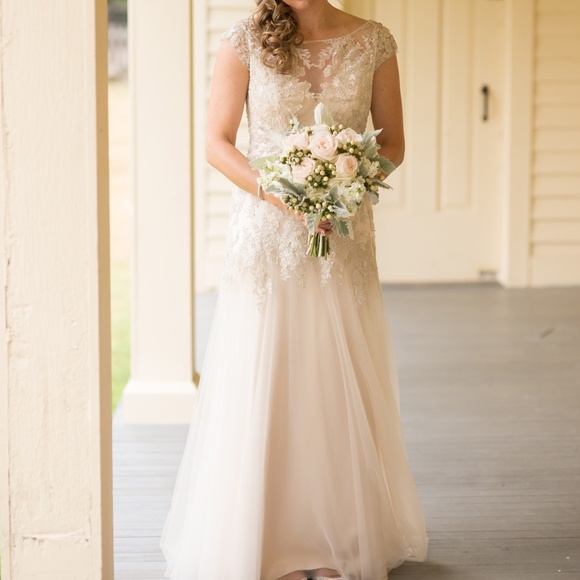 Maggie Sottero Wedding Dress - Picture 1 of 8